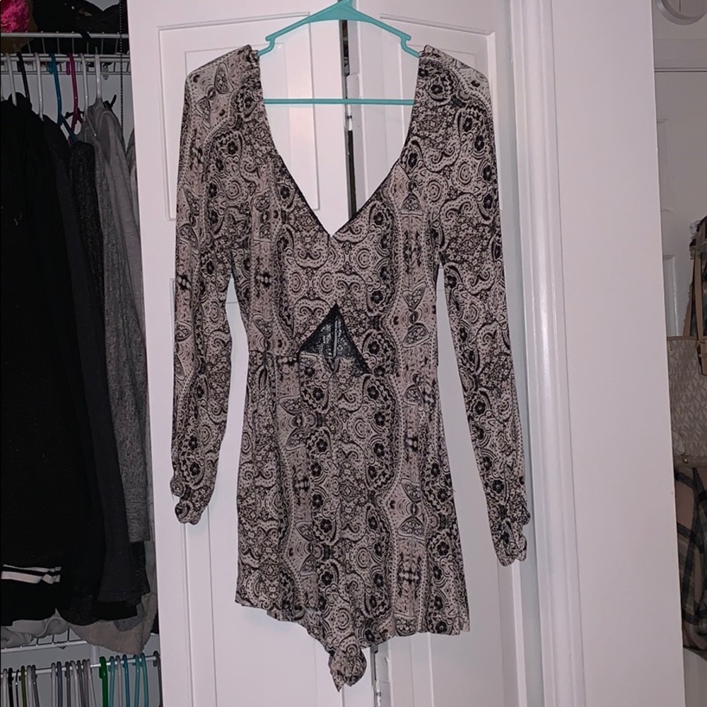 Pac sun longsleeve romper